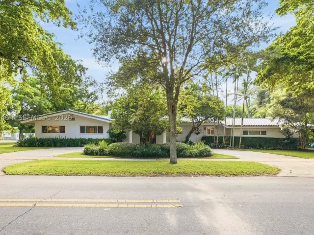 3-bedroom home for sale in Coral Gables - 1510 Ferdinand St - MondialRealty