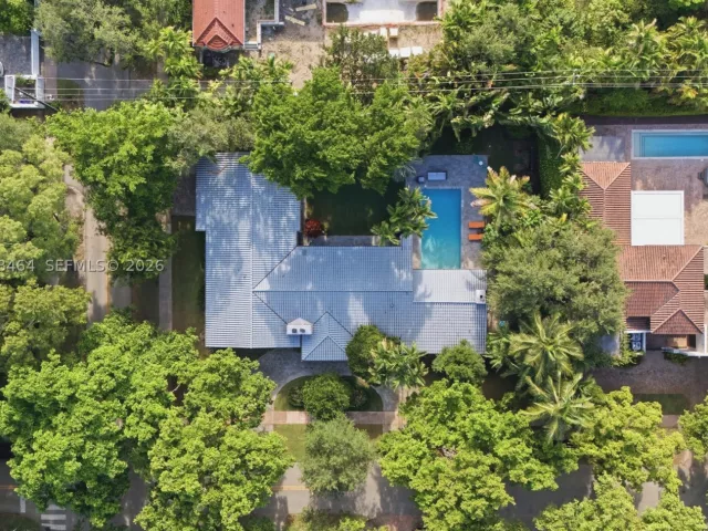 3-bedroom home for sale in Coral Gables - 1510 Ferdinand St - MondialRealty