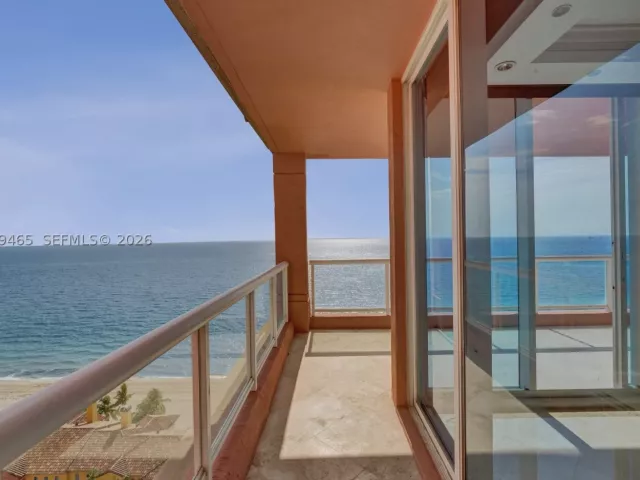 3-bedroom condo for sale in Fort Lauderdale - 2100 N Ocean Blvd 18B - MondialRealty
