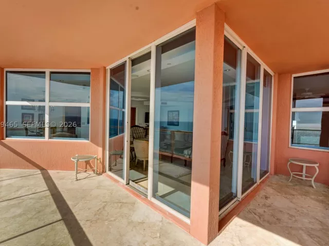 3-bedroom condo for sale in Fort Lauderdale - 2100 N Ocean Blvd 18B - MondialRealty