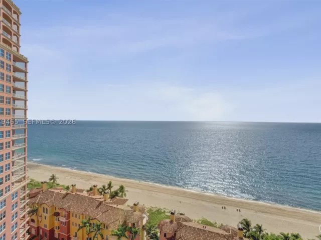 3-bedroom condo for sale in Fort Lauderdale - 2100 N Ocean Blvd 18B - MondialRealty