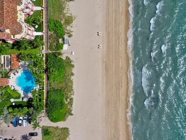 3-bedroom condo for sale in Fort Lauderdale - 2100 N Ocean Blvd 18B - MondialRealty