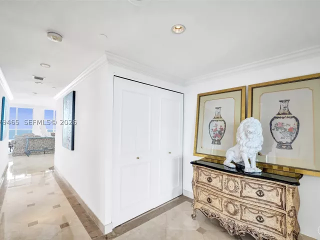 3-bedroom condo for sale in Fort Lauderdale - 2100 N Ocean Blvd 18B - MondialRealty
