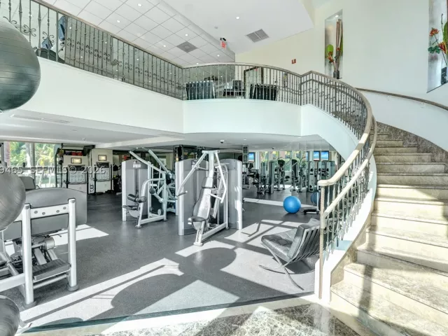 3-bedroom condo for sale in Fort Lauderdale - 2100 N Ocean Blvd 18B - MondialRealty
