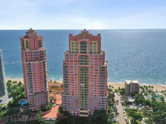 3-bedroom condo for sale in Fort Lauderdale - 2100 N Ocean Blvd 18B - MondialRealty
