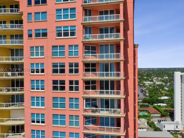 3-bedroom condo for sale in Fort Lauderdale - 2100 N Ocean Blvd 18B - MondialRealty