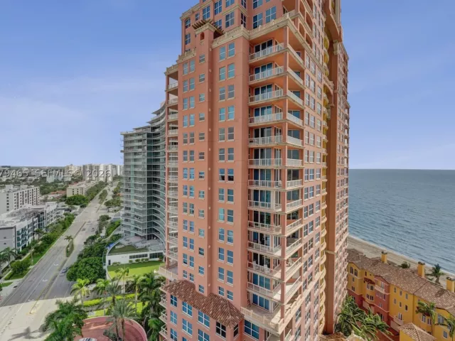 3-bedroom condo for sale in Fort Lauderdale - 2100 N Ocean Blvd 18B - MondialRealty