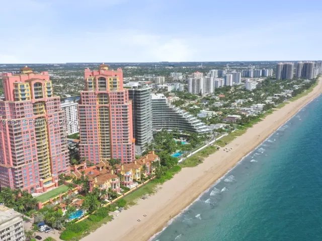 3-bedroom condo for sale in Fort Lauderdale - 2100 N Ocean Blvd 18B - MondialRealty