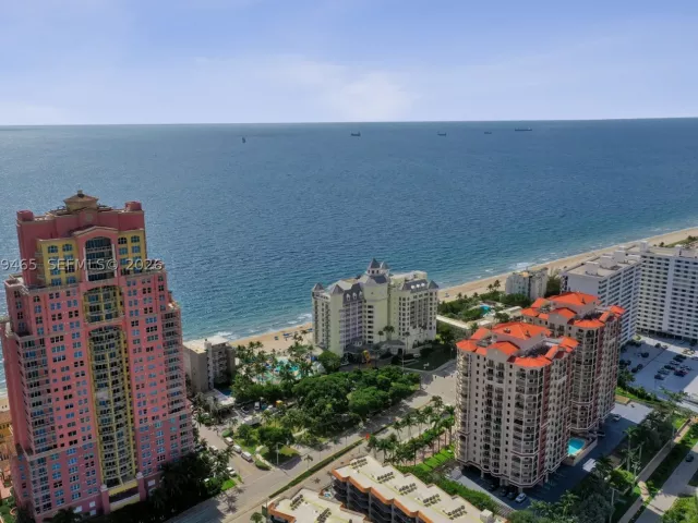 3-bedroom condo for sale in Fort Lauderdale - 2100 N Ocean Blvd 18B - MondialRealty