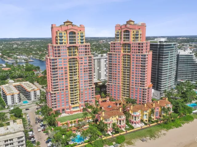 3-bedroom condo for sale in Fort Lauderdale - 2100 N Ocean Blvd 18B - MondialRealty