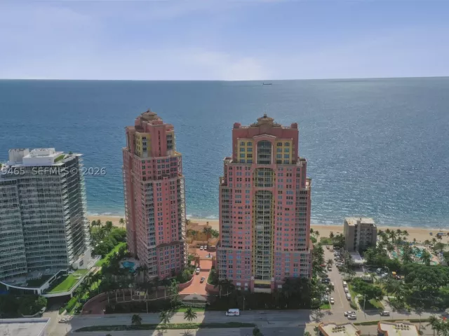 3-bedroom condo for sale in Fort Lauderdale - 2100 N Ocean Blvd 18B - MondialRealty