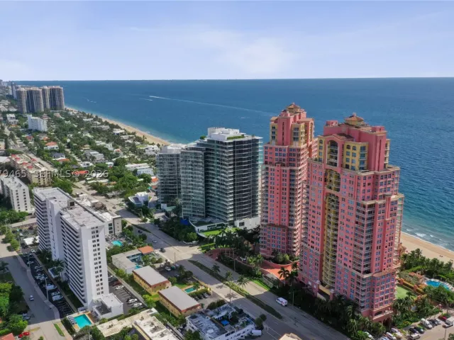 3-bedroom condo for sale in Fort Lauderdale - 2100 N Ocean Blvd 18B - MondialRealty