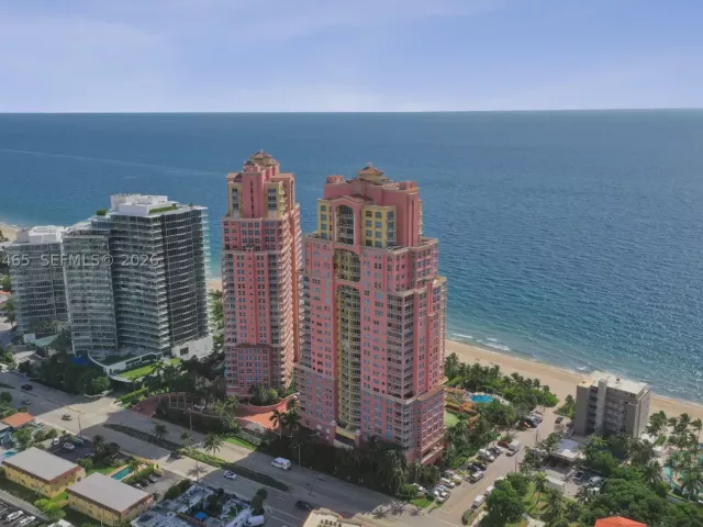 3-bedroom condo for sale in Fort Lauderdale - 2100 N Ocean Blvd 18B - MondialRealty