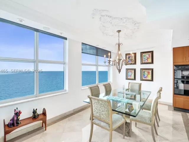 3-bedroom condo for sale in Fort Lauderdale - 2100 N Ocean Blvd 18B - MondialRealty
