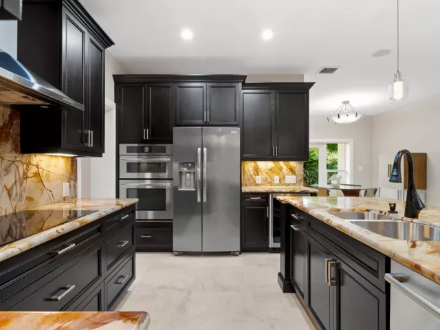 3-bedroom home for sale in Fort Lauderdale - 901 SE 6TH Street - MondialRealty