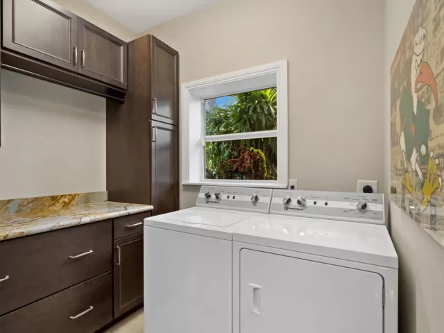 3-bedroom home for sale in Fort Lauderdale - 901 SE 6TH Street - MondialRealty