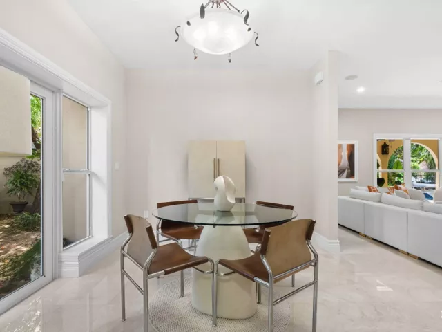3-bedroom home for sale in Fort Lauderdale - 901 SE 6TH Street - MondialRealty
