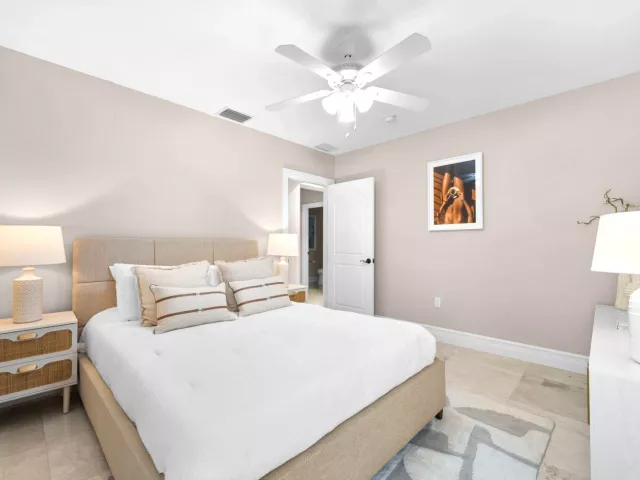 3-bedroom home for sale in Fort Lauderdale - 901 SE 6TH Street - MondialRealty