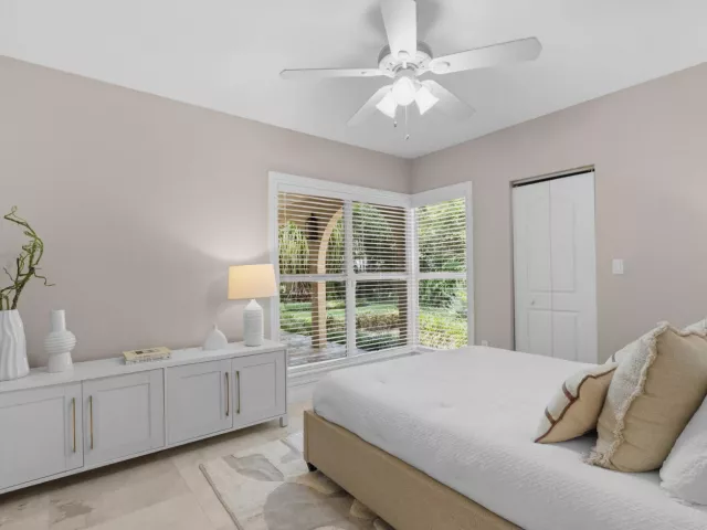3-bedroom home for sale in Fort Lauderdale - 901 SE 6TH Street - MondialRealty