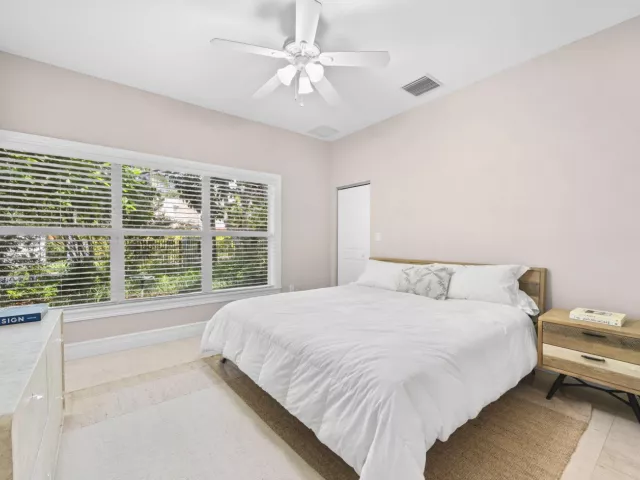 3-bedroom home for sale in Fort Lauderdale - 901 SE 6TH Street - MondialRealty