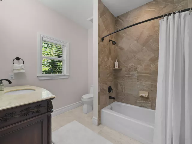 3-bedroom home for sale in Fort Lauderdale - 901 SE 6TH Street - MondialRealty