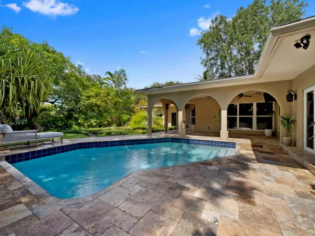 3-bedroom home for sale in Fort Lauderdale - 901 SE 6TH Street - MondialRealty