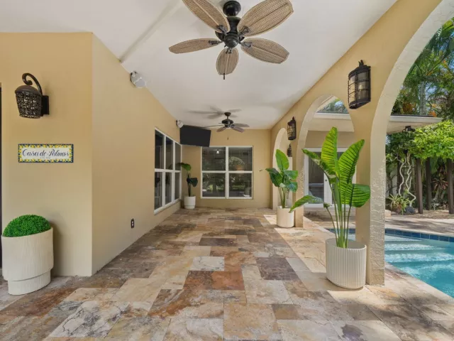 3-bedroom home for sale in Fort Lauderdale - 901 SE 6TH Street - MondialRealty