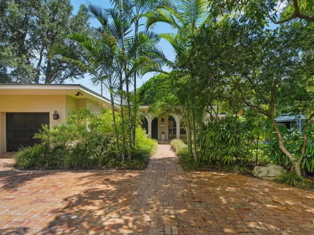 3-bedroom home for sale in Fort Lauderdale - 901 SE 6TH Street - MondialRealty