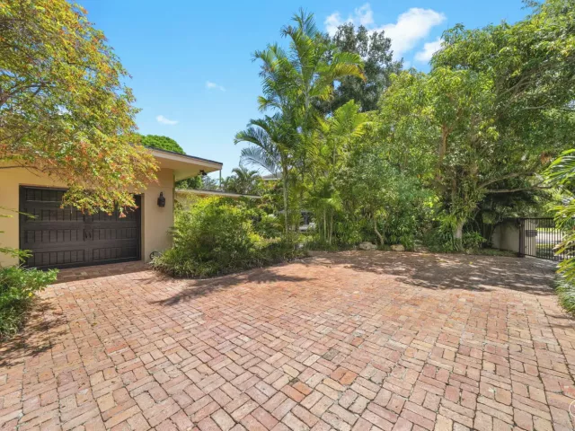 3-bedroom home for sale in Fort Lauderdale - 901 SE 6TH Street - MondialRealty