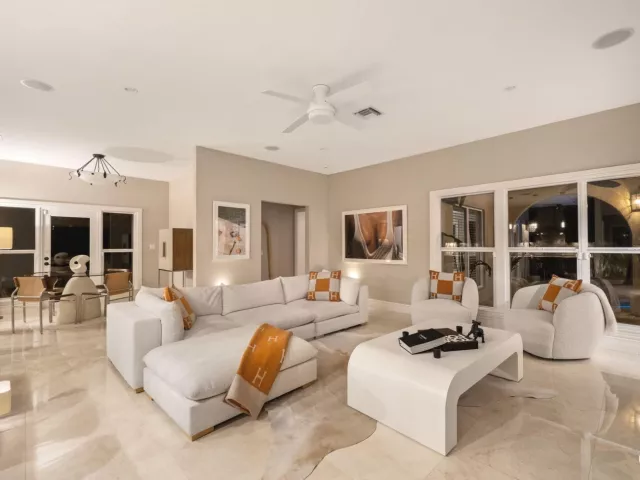 3-bedroom home for sale in Fort Lauderdale - 901 SE 6TH Street - MondialRealty