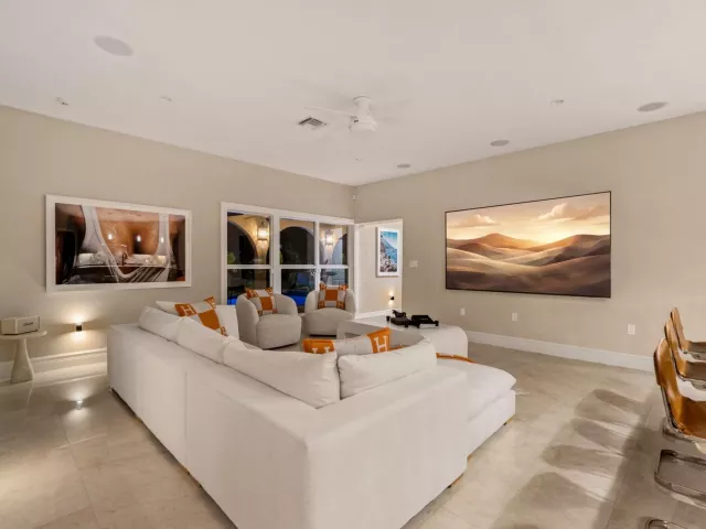 3-bedroom home for sale in Fort Lauderdale - 901 SE 6TH Street - MondialRealty