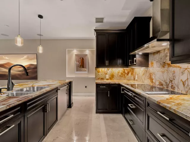 3-bedroom home for sale in Fort Lauderdale - 901 SE 6TH Street - MondialRealty