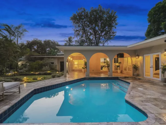3-bedroom home for sale in Fort Lauderdale - 901 SE 6TH Street - MondialRealty