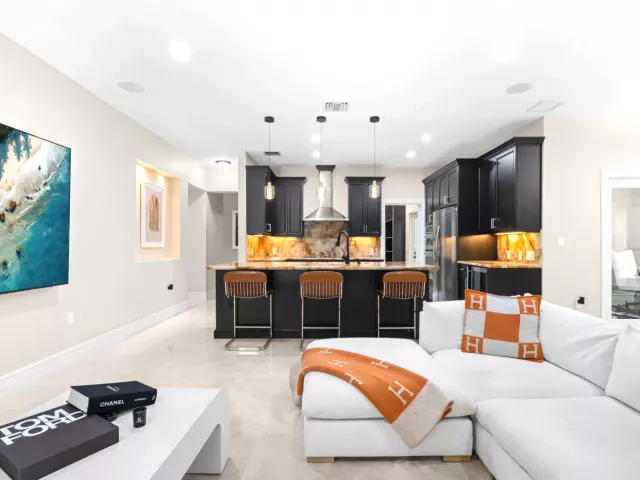 3-bedroom home for sale in Fort Lauderdale - 901 SE 6TH Street - MondialRealty