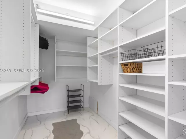 3-bedroom condo for rent in Aventura - 1000 W Island Blvd 2803 - MondialRealty