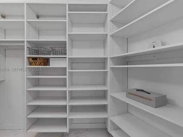 3-bedroom condo for rent in Aventura - 1000 W Island Blvd 2803 - MondialRealty