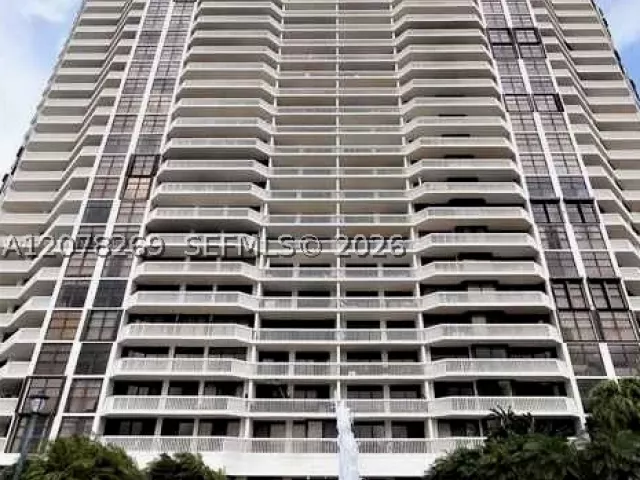 3-bedroom condo for rent in Aventura - 1000 W Island Blvd 2803 - MondialRealty
