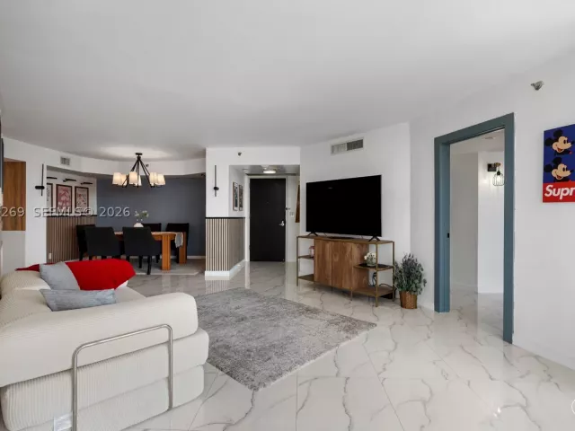 3-bedroom condo for rent in Aventura - 1000 W Island Blvd 2803 - MondialRealty