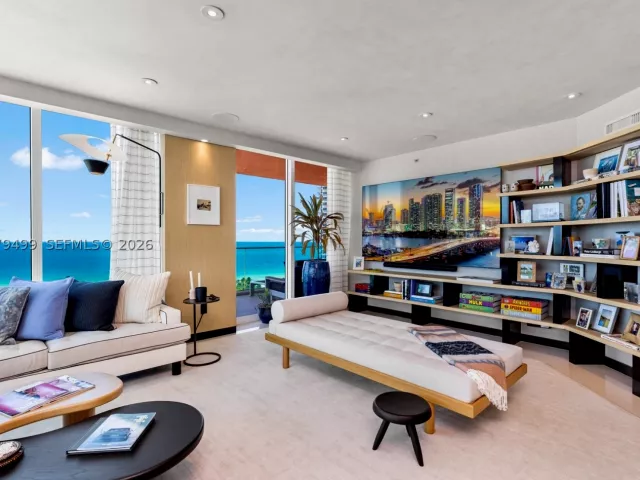 3-bedroom condo for sale in Miami Beach - 300 S Pointe Dr 2005 - MondialRealty