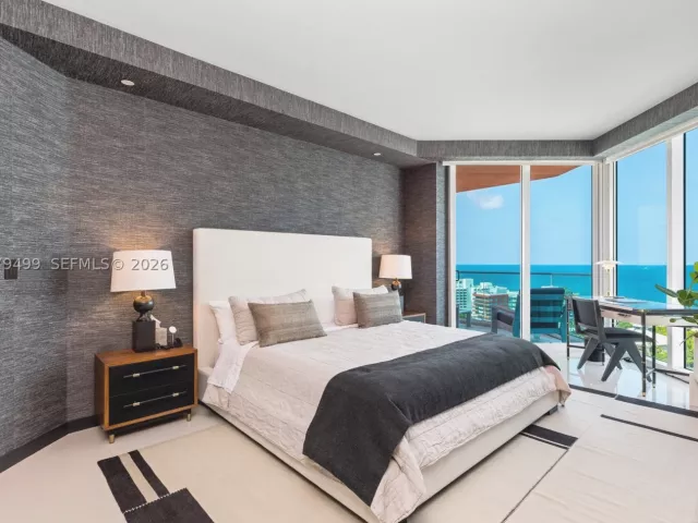 3-bedroom condo for sale in Miami Beach - 300 S Pointe Dr 2005 - MondialRealty