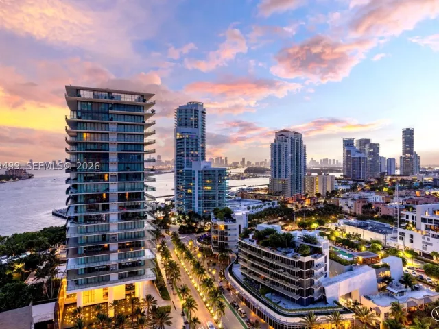 3-bedroom condo for sale in Miami Beach - 300 S Pointe Dr 2005 - MondialRealty