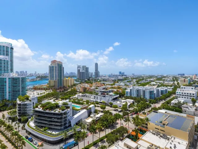 3-bedroom condo for sale in Miami Beach - 300 S Pointe Dr 2005 - MondialRealty