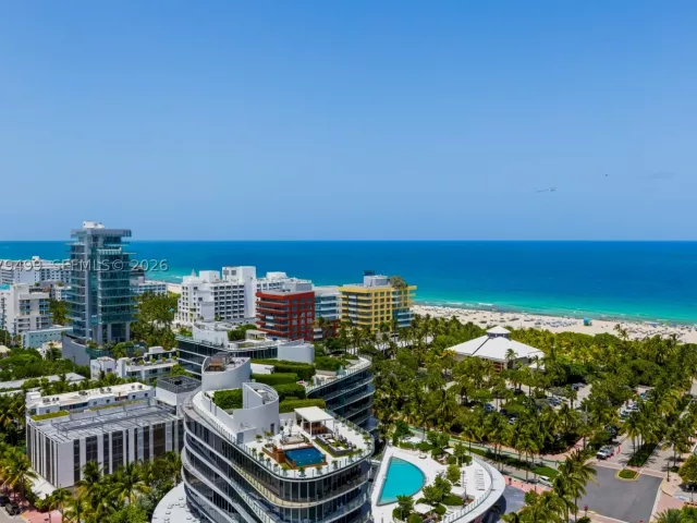 3-bedroom condo for sale in Miami Beach - 300 S Pointe Dr 2005 - MondialRealty