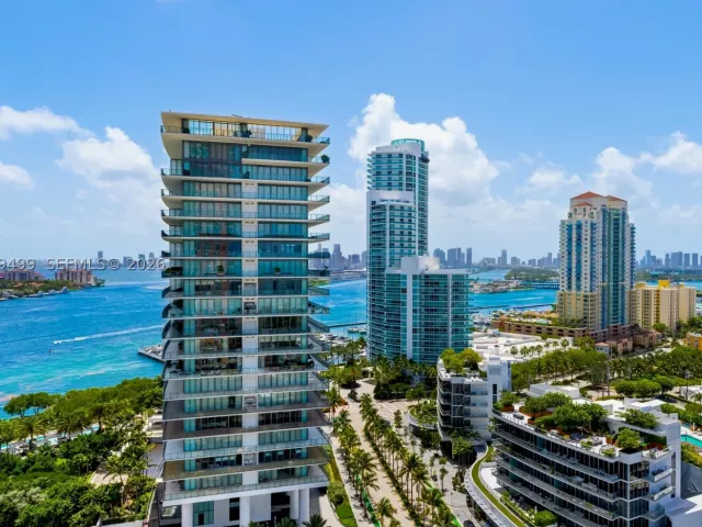 3-bedroom condo for sale in Miami Beach - 300 S Pointe Dr 2005 - MondialRealty