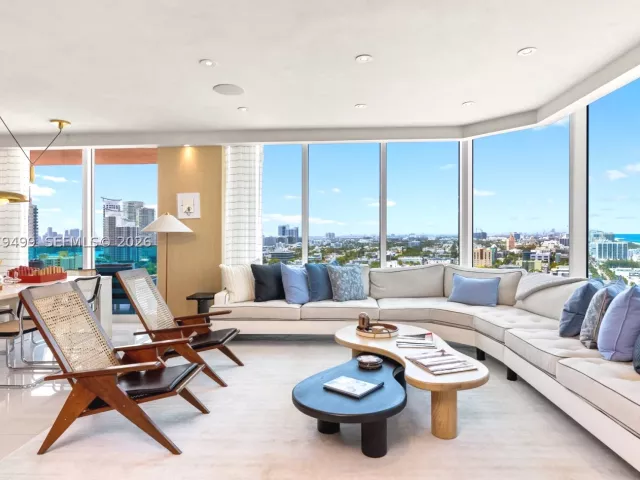 3-bedroom condo for sale in Miami Beach - 300 S Pointe Dr 2005 - MondialRealty