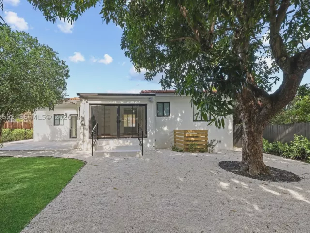 3-bedroom home for rent in Miami - 912 NE 82nd St - MondialRealty
