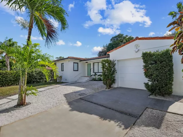 3-bedroom home for rent in Miami - 912 NE 82nd St - MondialRealty
