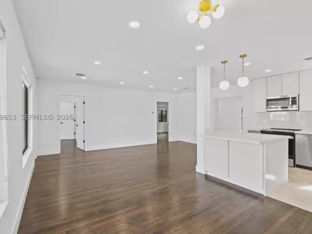 3-bedroom home for rent in Miami - 912 NE 82nd St - MondialRealty
