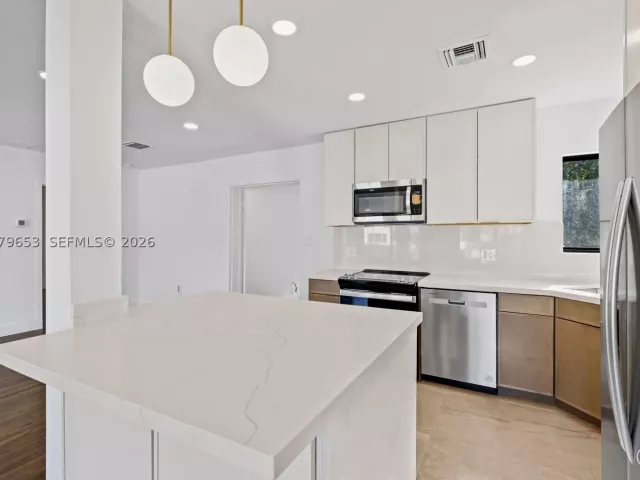 3-bedroom home for rent in Miami - 912 NE 82nd St - MondialRealty