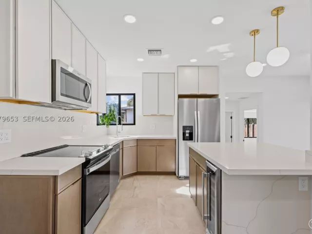 3-bedroom home for rent in Miami - 912 NE 82nd St - MondialRealty